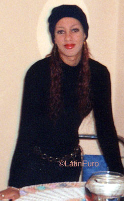 Date this pretty Brazil girl Valeria from DIADEMA B9732