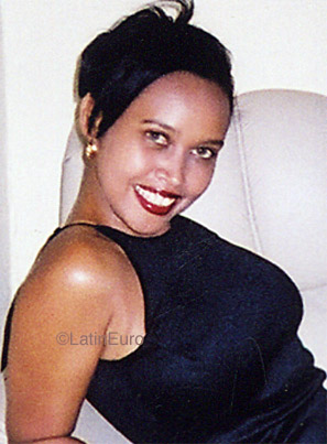 Date this happy Brazil girl Eveline from RECIFE B9713