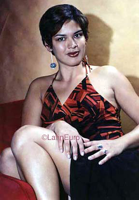 Date this foxy Brazil girl Keylla from UBERLANDIA B9670