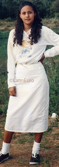 Date this happy Brazil girl Marica from CACERES B9720