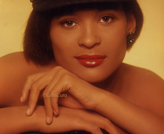 Date this athletic Brazil girl Caroline from SAO PAULO B9562