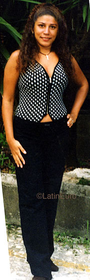 Date this voluptuous Brazil girl Nadia from RIO DE JANEIRO B9482