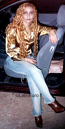 Date this attractive Brazil girl Eddie from GOIANIA B9488