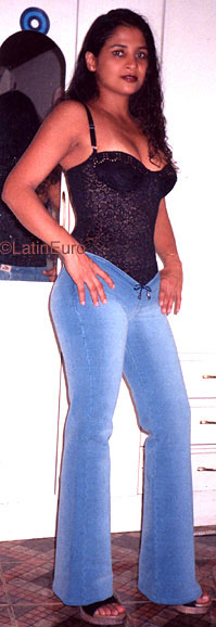 Date this voluptuous Brazil girl Sonia from MANAUS B9346