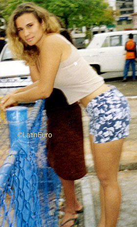 Date this pretty Brazil girl Darlen from  B9098