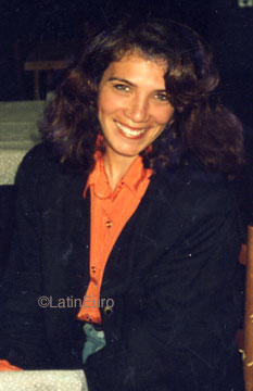 Date this sensual Brazil girl Suellen from CURITIBA B9043