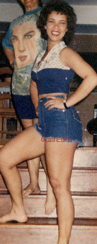 Date this foxy Brazil girl Elida from VICOSA B8891