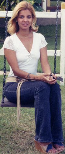 Date this voluptuous Brazil girl Luciana from RECIFE B8859