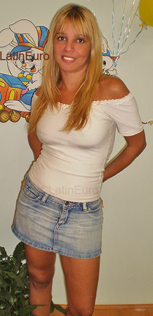 Date this cute Brazil girl Vania from Rio De Janeiro BR81
