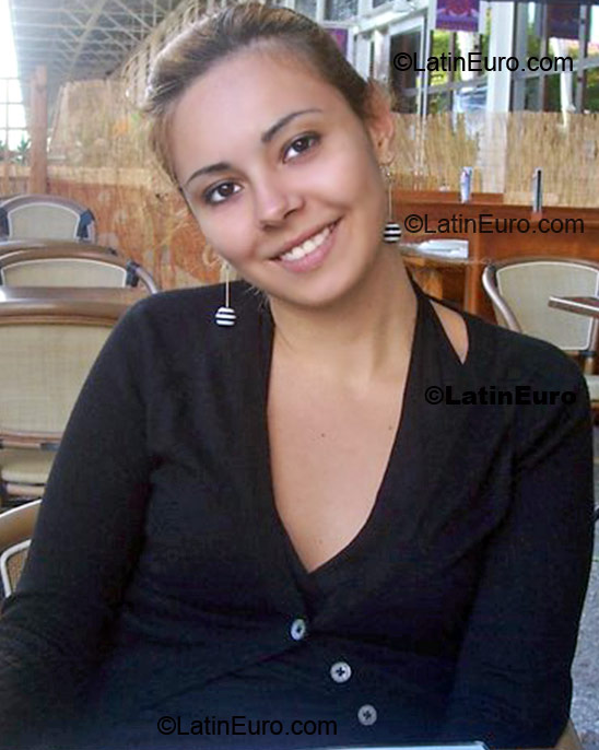 Date this cute Brazil girl Renata from Londrina BR124