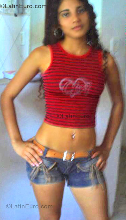 Date this foxy Brazil girl Camila from Salvador BR177