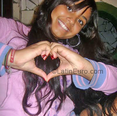 Date this pretty Brazil girl Eduarda from Salvador BR272