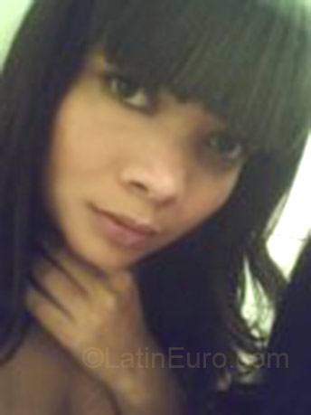 Date this good-looking Brazil girl Damiris Cristina from Sao Carlos BR350