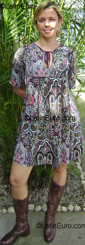 Date this exotic Brazil girl Alesandra from Rio De Janeiro BR367