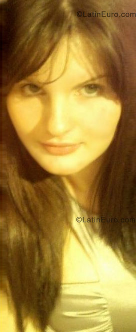 Date this foxy Brazil girl Claudia from Ijui BR410