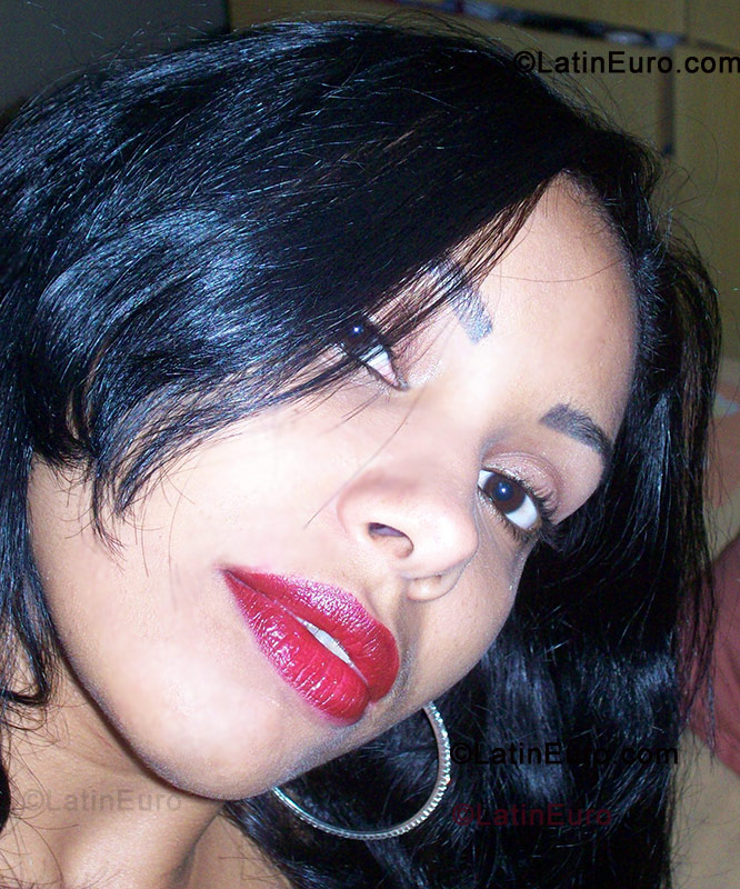 Date this young Brazil girl Rafaela from Volta Redonda BR461