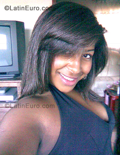 Date this fun Brazil girl Adriana from Belo Horizonte BR464