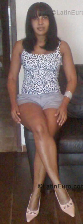 Date this attractive Brazil girl Carla Lucia from Belo Horizonte BR531