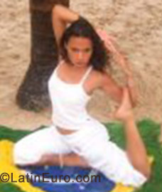 Date this good-looking Brazil girl Fernanda from Sao Paulo BR611