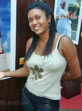 Date this young Brazil girl Amanda from Valenca BR664