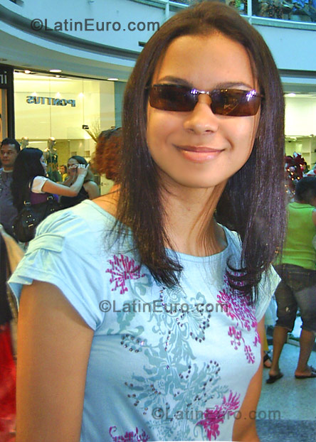 Date this cute Brazil girl Hariadina Marina from Goiania BR784