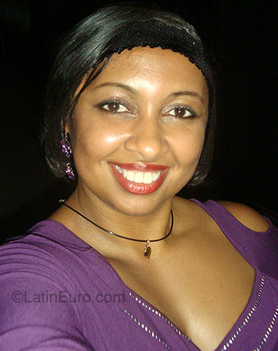 Date this hard body Brazil girl Mirian from Marica BR930