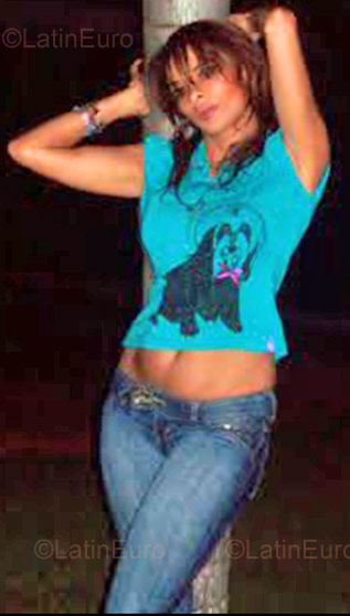 Date this sultry Brazil girl Carvalho from Brasilia BR992