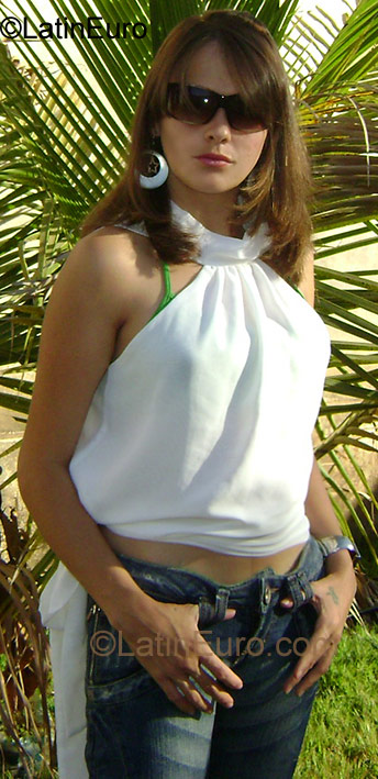 Date this young Brazil girl Amanda Aparecida from Sao Jose dos Salgados BR1024