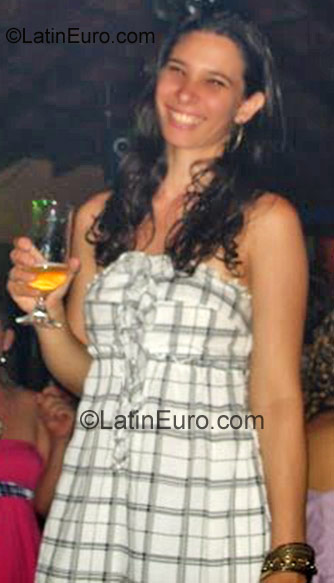 Date this gorgeous Brazil girl Vivian from Serrana BR1065