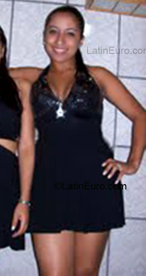 Date this nice looking Brazil girl Cristiane from Blumenau BR1239