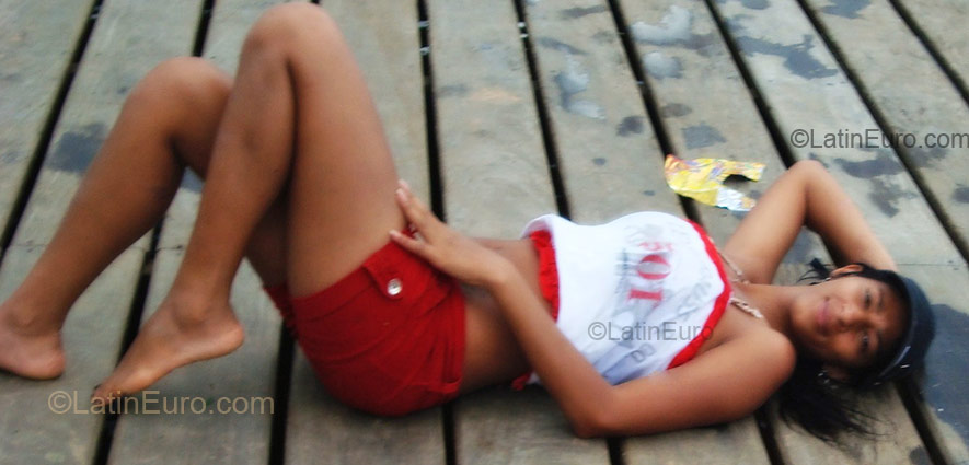 Date this charming Brazil girl Rosilene from Montividiu BR1274