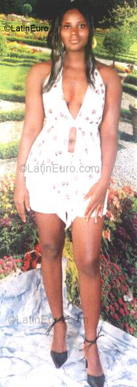 Date this delightful Cameroon girl Carine from Yaounde CM18