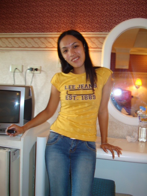 Date this beautiful Philippines girl Louvelle from General Santos City PH200