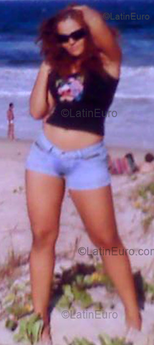 Date this attractive Brazil girl Lucian from Rio De Janeiro BR1467