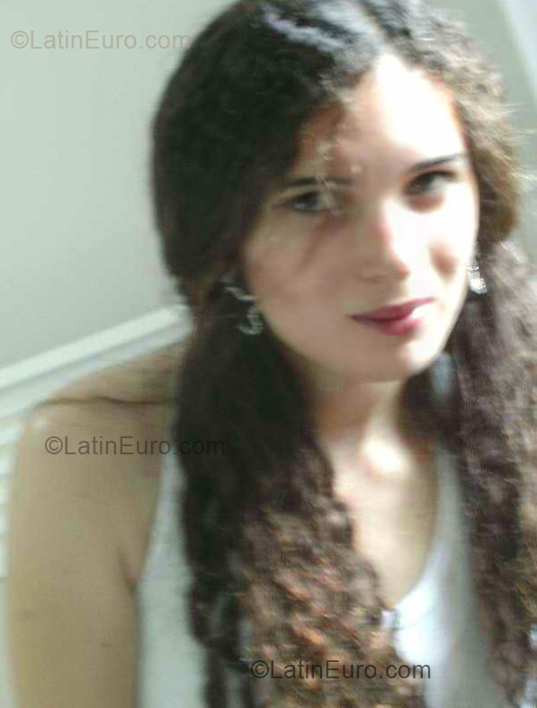 Date this cute Brazil girl Janilcecia from Rio De Janeiro BR1522