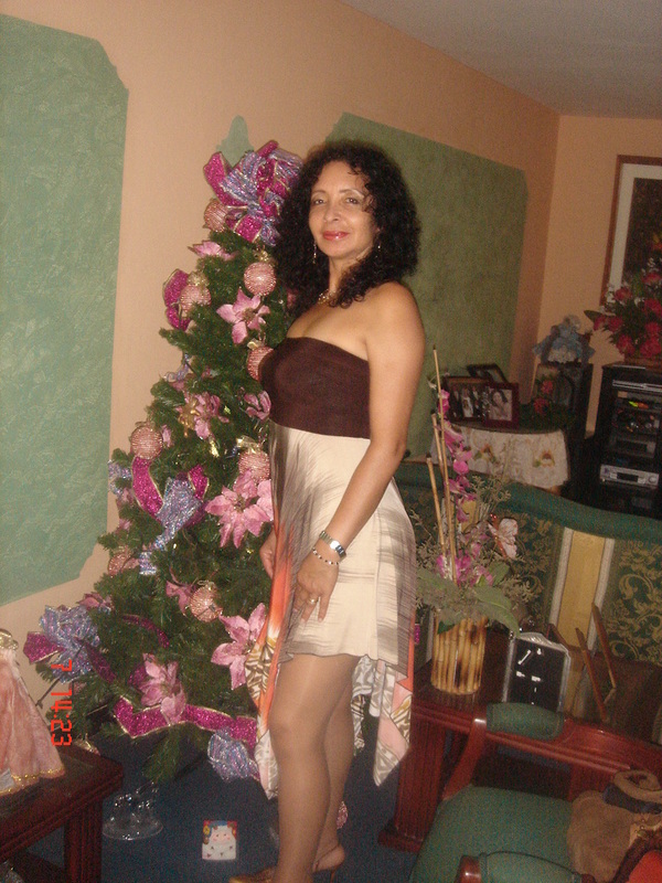 Date this hot Colombia girl SONIA from Cali CO1288
