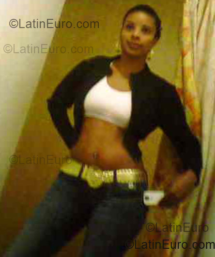 Date this hot Brazil girl Laura Virginia from Belo Horizonte BR1560