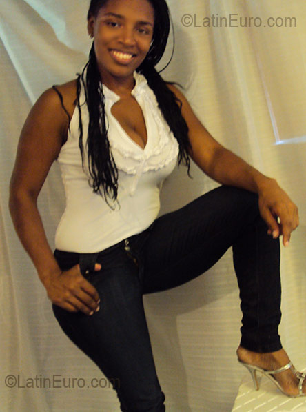 Date this hot Colombia girl Monica from Medellin CO1320