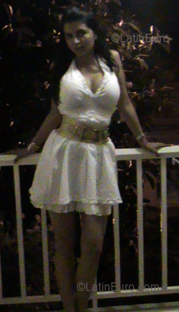 Date this attractive Colombia girl Adriana Carolina from Villavicencio CO1340