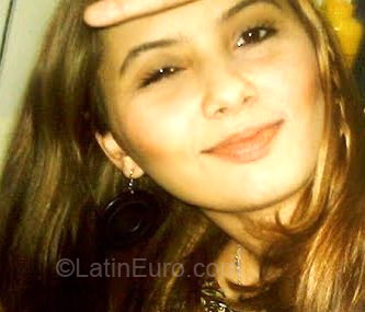 Date this beautiful Brazil girl Ana Paula from Vitoria BR1689