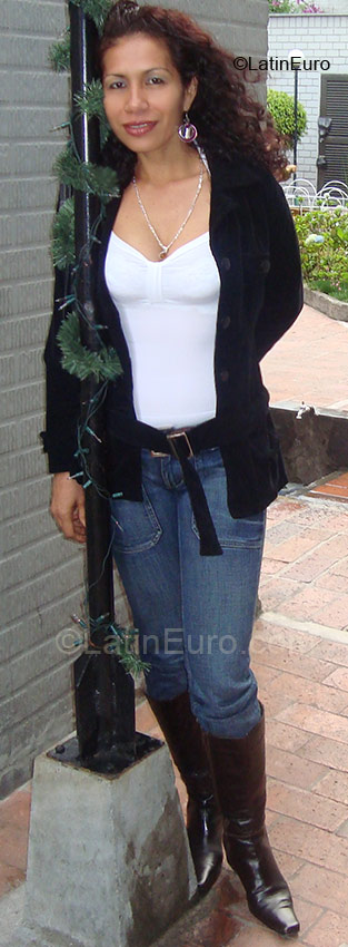 Date this charming Colombia girl Berta Rosa from Bogota CO1486