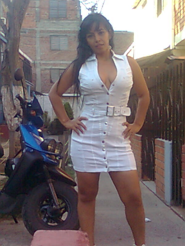 Date this nice looking Colombia girl Samy29 from Cali CO1500