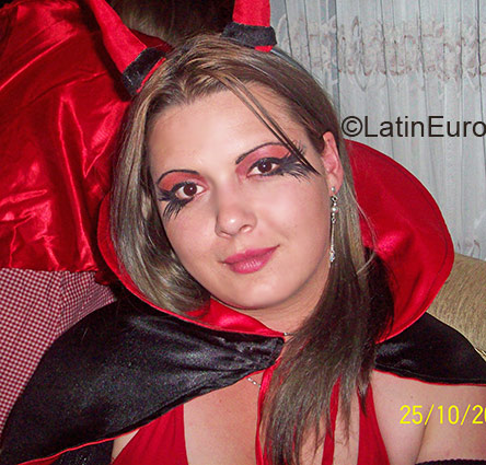 Date this georgeous Colombia girl Diana Carolina from Bogota CO1516