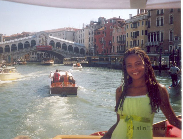 Date this happy Brazil girl Nana from Ilheus BR6257