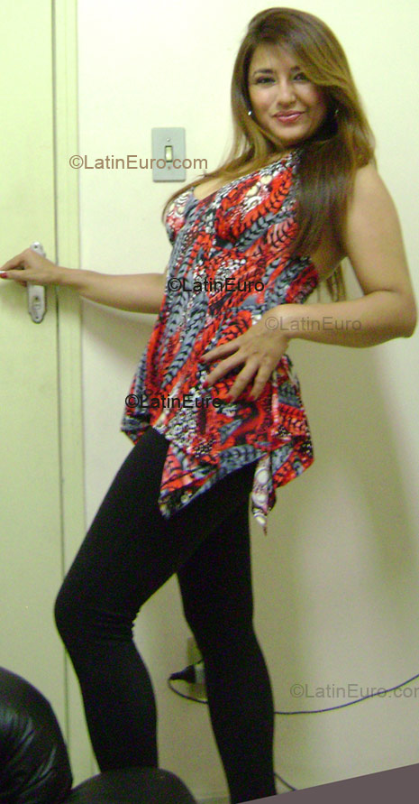 Date this lovely Brazil girl Symone from Santos BR1746
