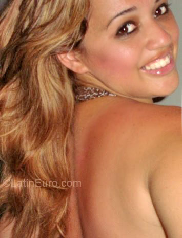 Date this foxy Brazil girl Sonara from Cariacica BR1820