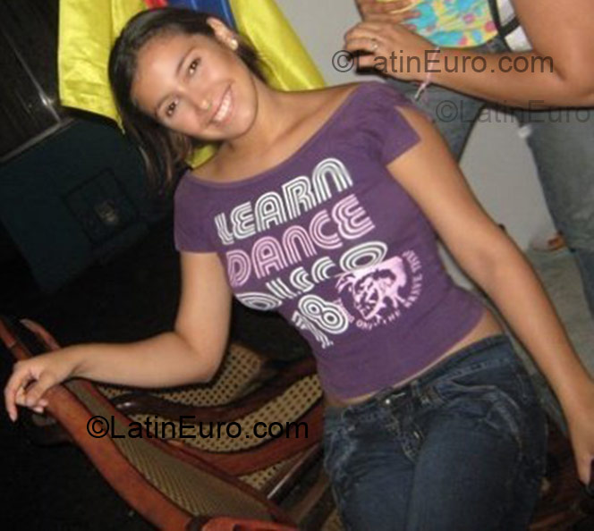 Date this pretty Colombia girl Dayana Paola from Sincelejo DO1920