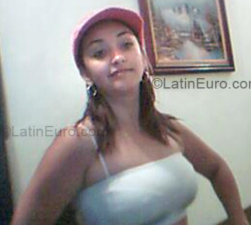 Date this hard body Colombia girl Maryory from Medellin CO1704