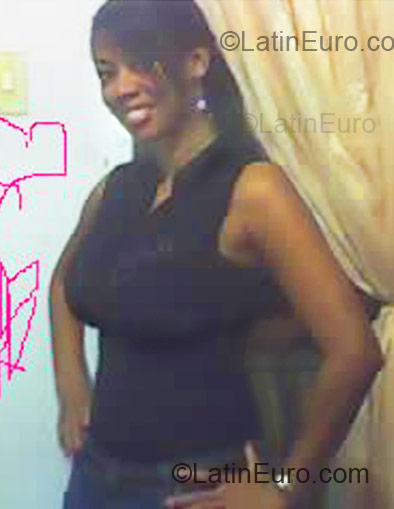 Date this foxy Colombia girl Gloria from Cali CO1760