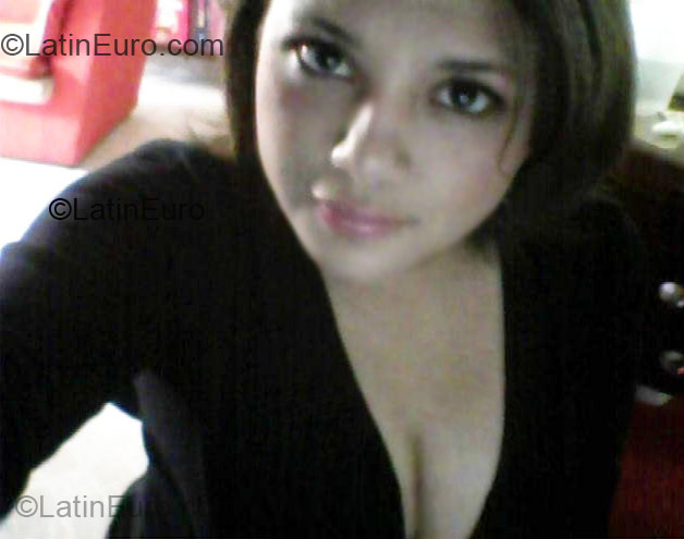 Date this georgeous Colombia girl Yesenia from Mosquera CO1833